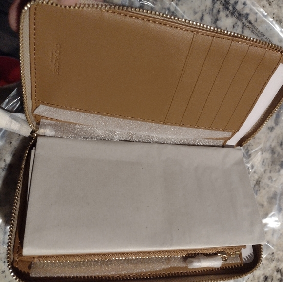 Genuine Coach Bag/Wallet Combo NWT - Picture 13 of 13